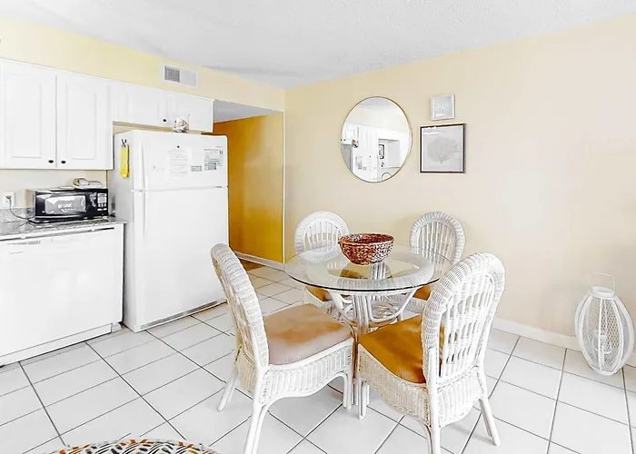 Corner W Amazing Gulf-front Views Balcony & Shared Pools Hot Tubs Gym