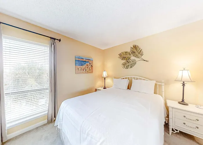 Corner W Amazing Gulf-front Views Balcony & Shared Pools Hot Tubs Gym Holiday home