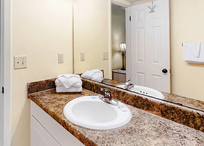 Corner W Amazing Gulf-front Views Balcony & Shared Pools Hot Tubs Gym Holiday home