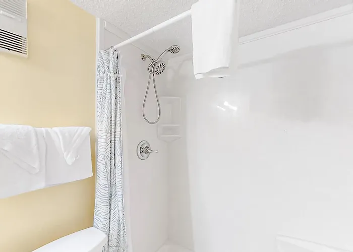 Corner W Amazing Gulf-front Views Balcony & Shared Pools Hot Tubs Gym Holiday home