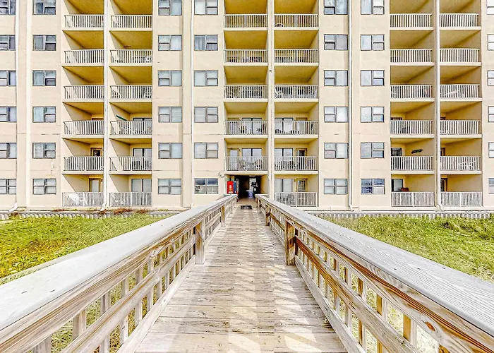 Corner W Amazing Gulf-front Views Balcony & Shared Pools Hot Tubs Gym *